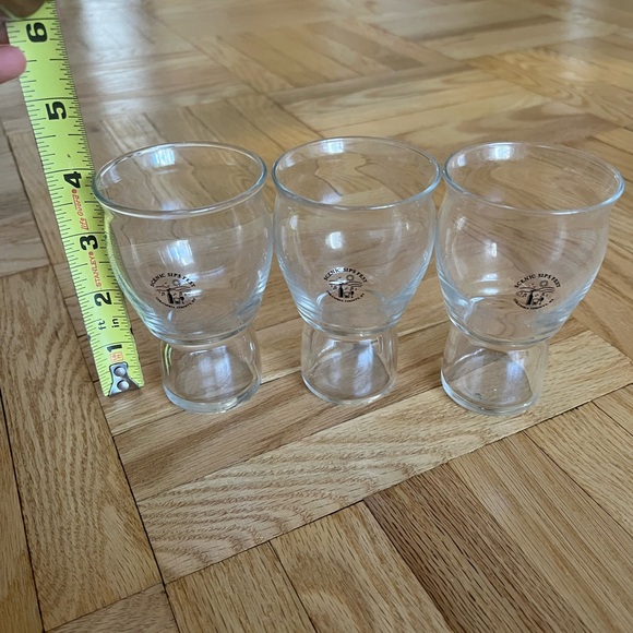 NWOT Set of Three Clear Glasses - Picture 3 of 3